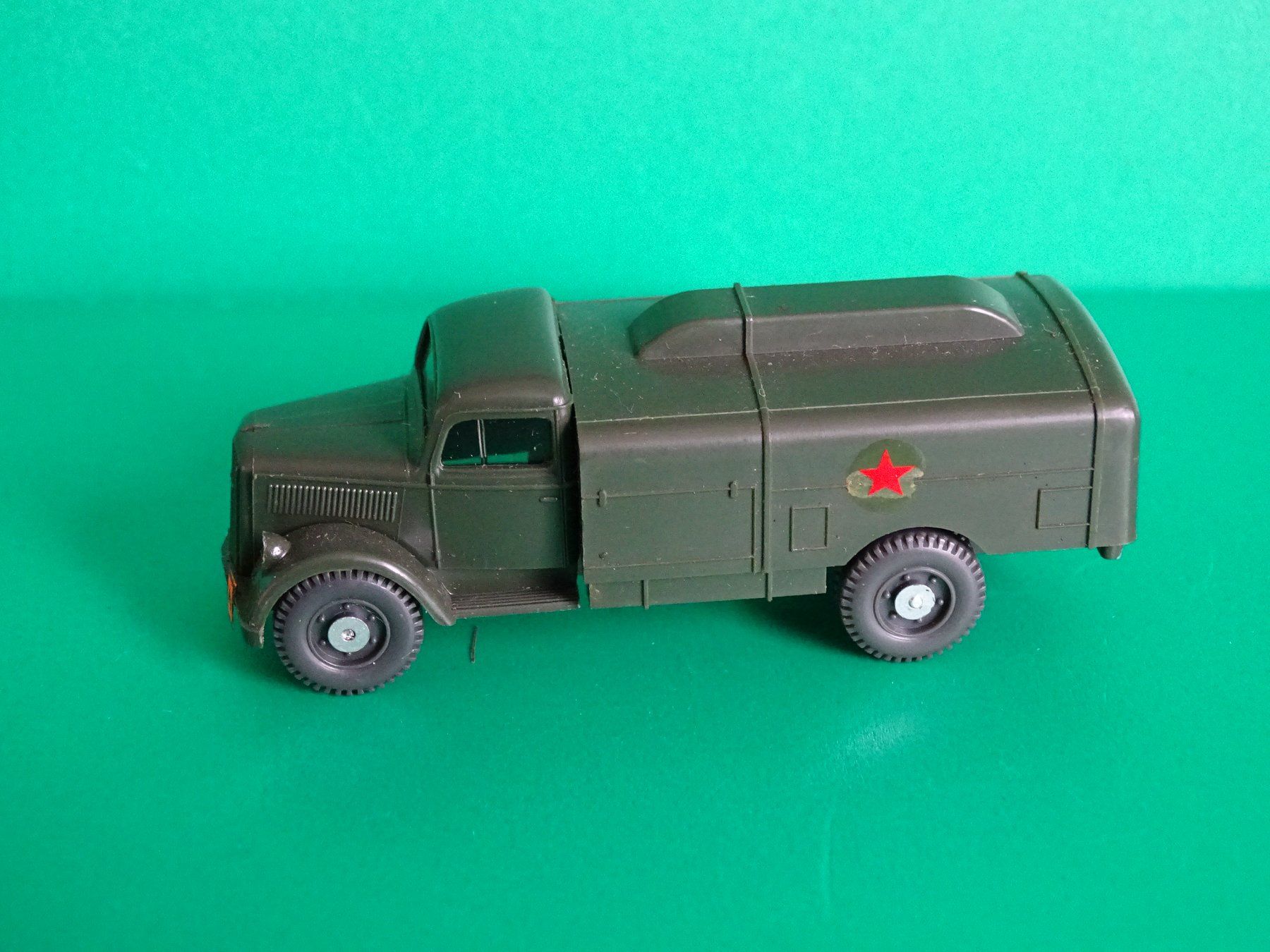 Wiking Modellini d'auto: Armee LKW von Wiking 1/87 – Usato da Bretzwil venduto da Meex