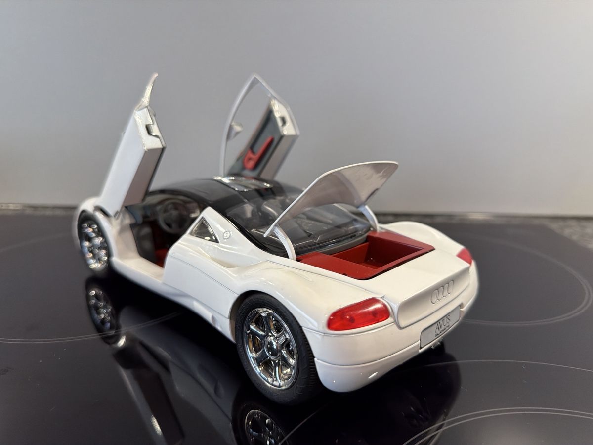 Revell Modellini d'auto: Audi Avus weiss - 1/18 - Revell – Usato da Wolfwil venduto da Rolex1 6