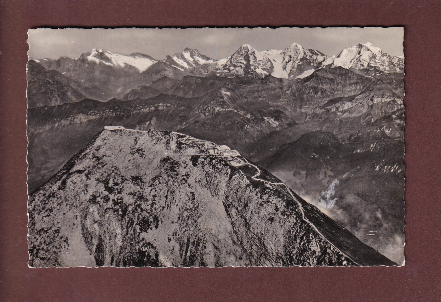 Cartoline postali: NIESEN-KULM - Flugaufnahme – Usato da Pully venduto da nicecards