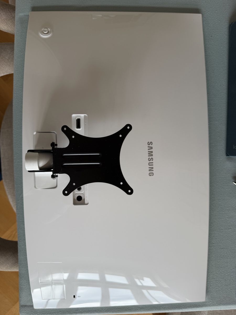 Samsung Monitor: Paire d’écrans Samsung – Usato da Neuchatel venduto da frp_ncm6 5