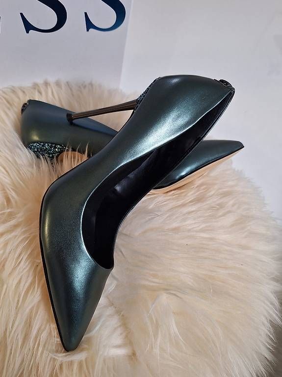 Scarpe da donna: Wunderschöne Guess Schuhe – Usato da chur venduto da merygori 1