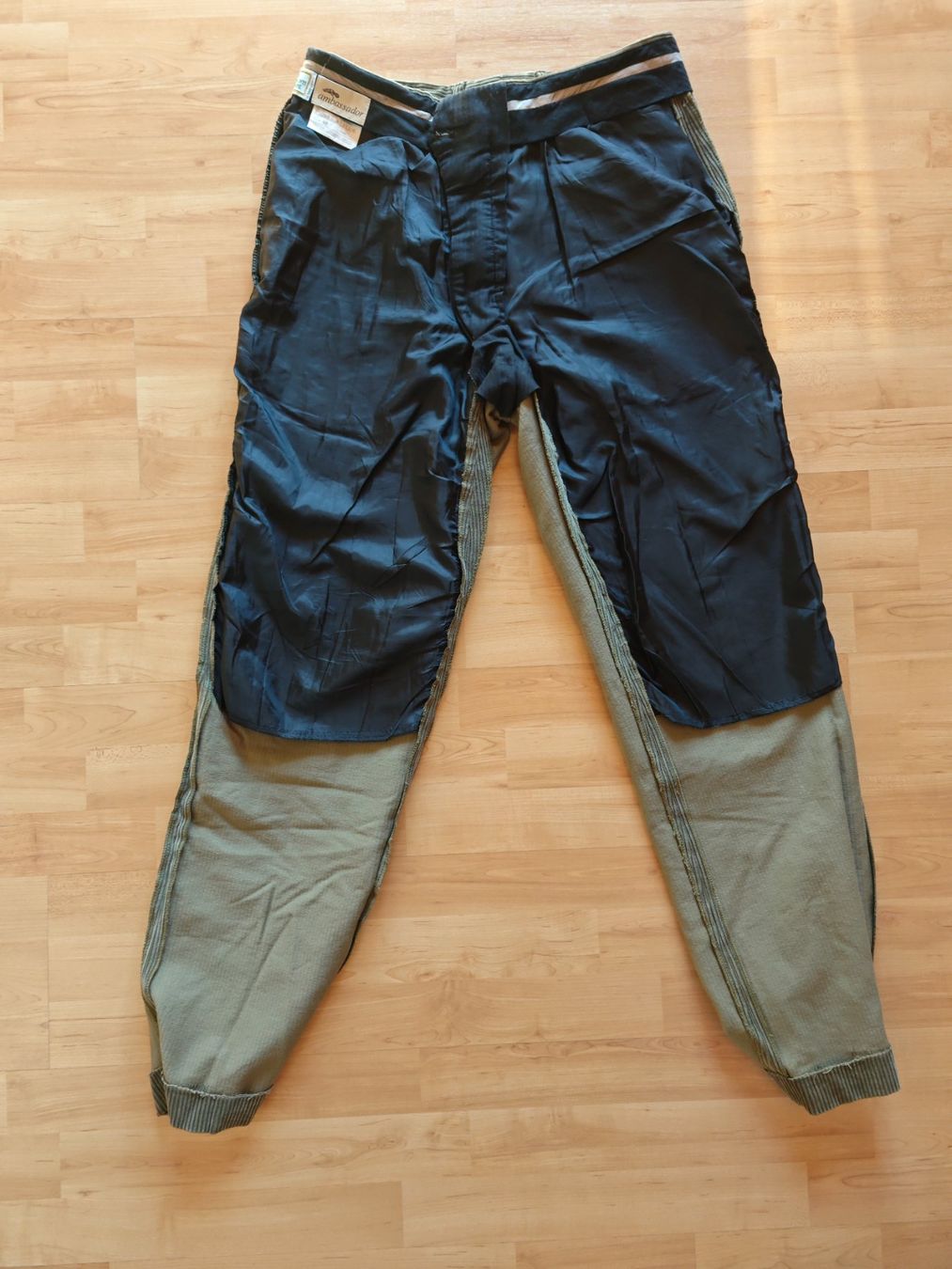 Pantaloni: Vintage Cordhose – Usato da Sörenberg venduto da bol_8lfr 4