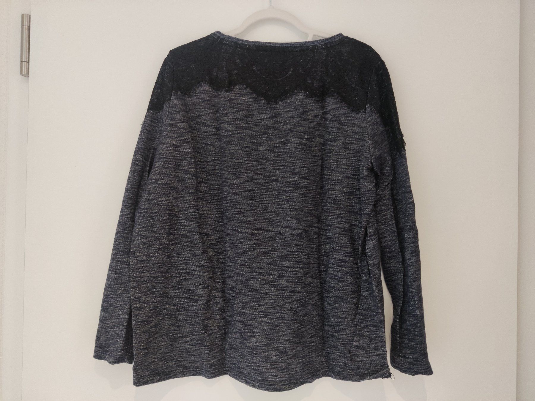 C&A Pullover & Sweatshirts: Schöner Damenpullover mit Spitze, Grösse L, Top Zustand! – Gebraucht aus Birmensdorf ZH von Nebuliane 1