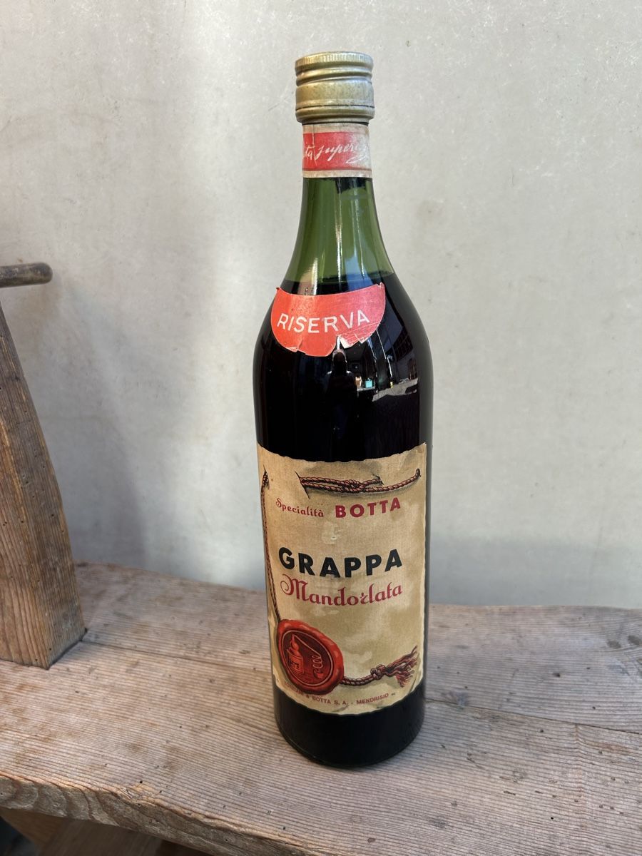 Bevande alcoliche: Grappa Mandorlata Riserva Specialità Botta Flasche – Usato da Bern venduto da wal_qv9w