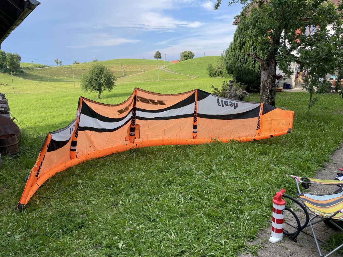 Kite: Kite – D'occasion à Schönenberg ZH par blueberrisabel
