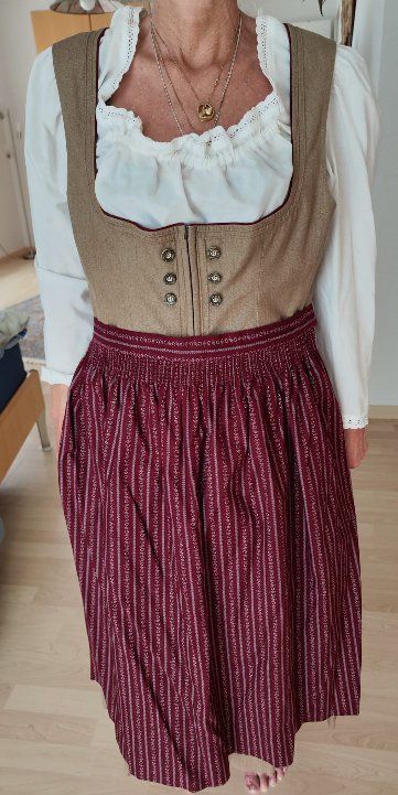 Kleider: Kärntner Dirndl Hellbraun der Marke Meister – Neu (gemäss Beschreibung) aus Hunzenschwil von MuellerAarau