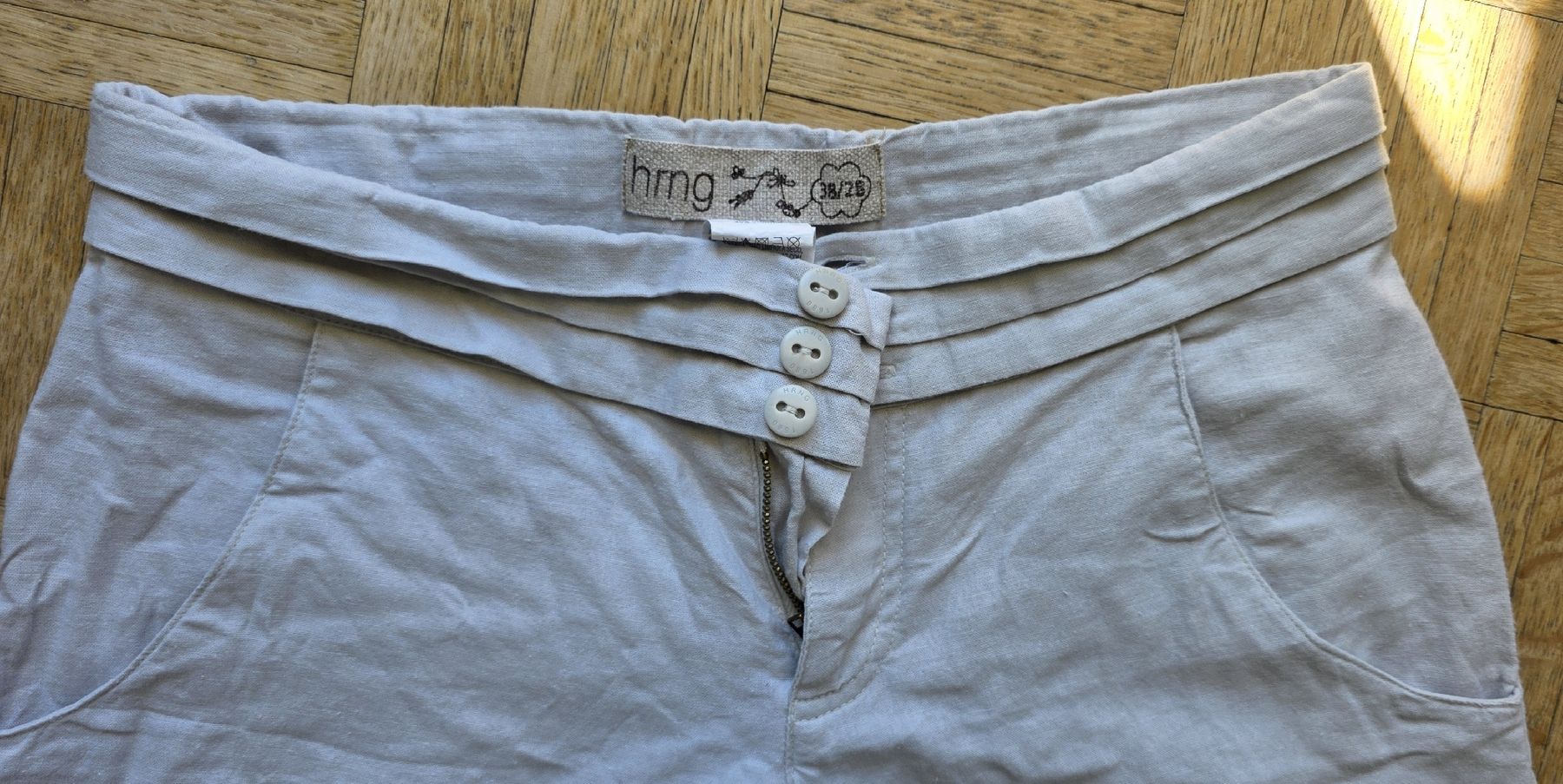 Pantalons: Bermuda en lin gris taille S – D'occasion à Yverdon-les-Bains par van_dq65