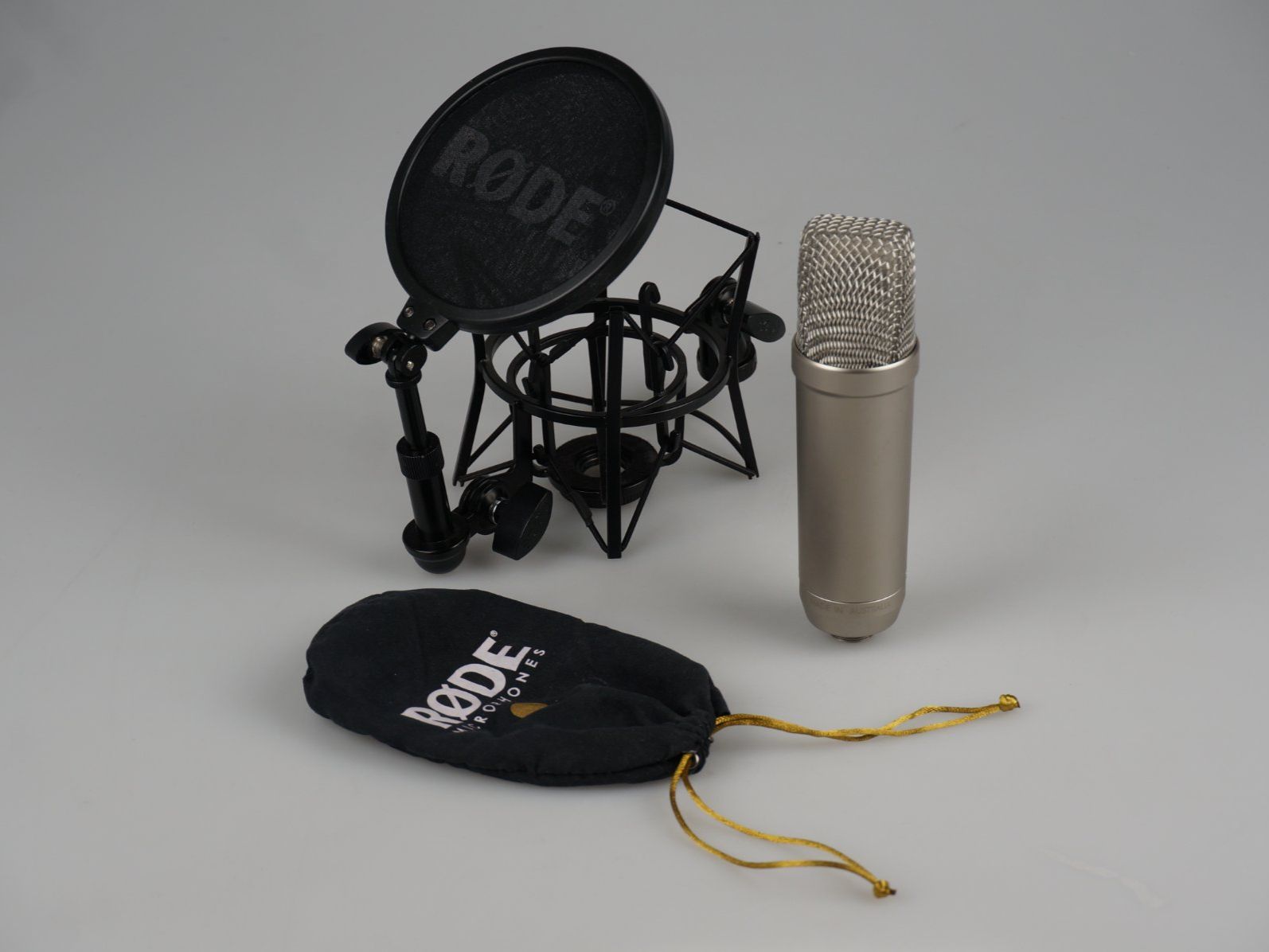 Røde Microfoni: Rode NT1-A (Mikrofon Sets mit Popschutz) – Nuovo (secondo la descrizione) da Rüti ZH venduto da Restwert_Rueti_ZH
