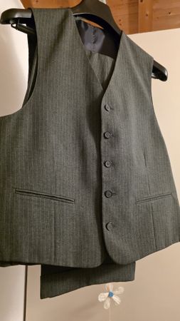 Herren Anzug mit Weste, Jackett und Hose