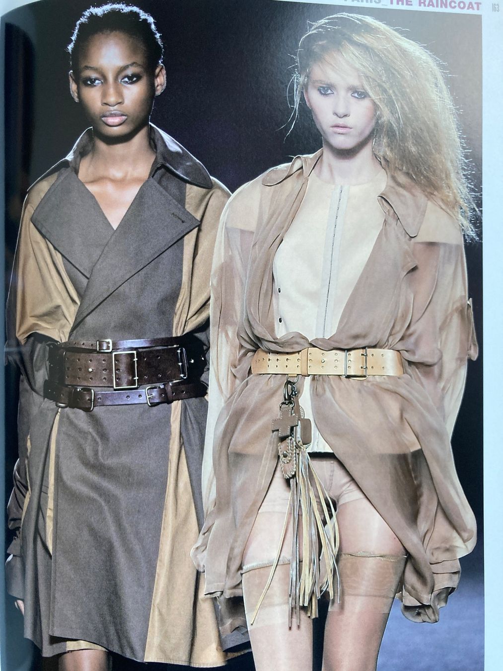 Revues & Magazines: Collezioni Paris 2010 Mode Design – D'occasion à Aarwangen par nemkin61 3