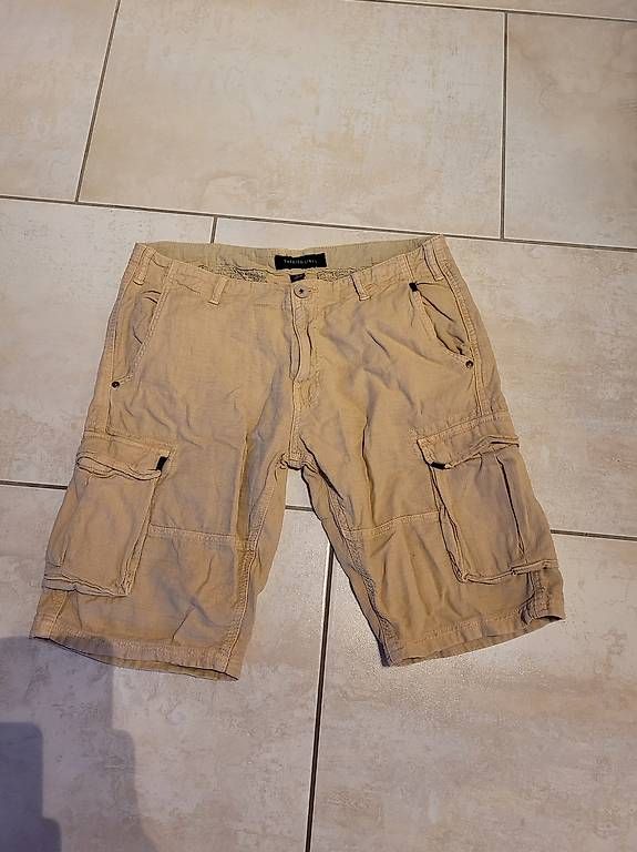 Pantalons: Coole beige Cargoshorts  grösse M – D'occasion à Muttenz par Chipsy2009