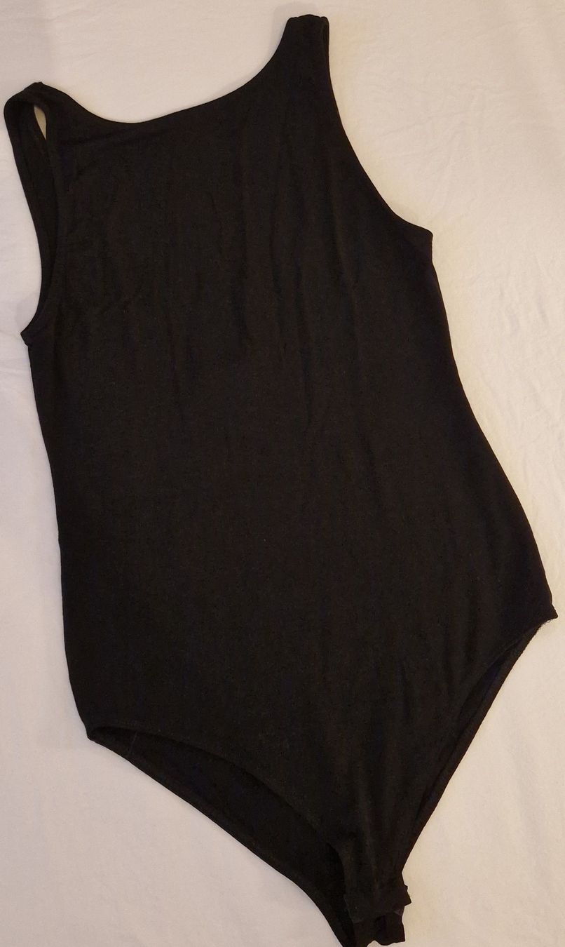 Tops: Schwarzer Einteiler, Grösse M, TOP – Neuf (Voir description) à Nendeln par Zopfie_