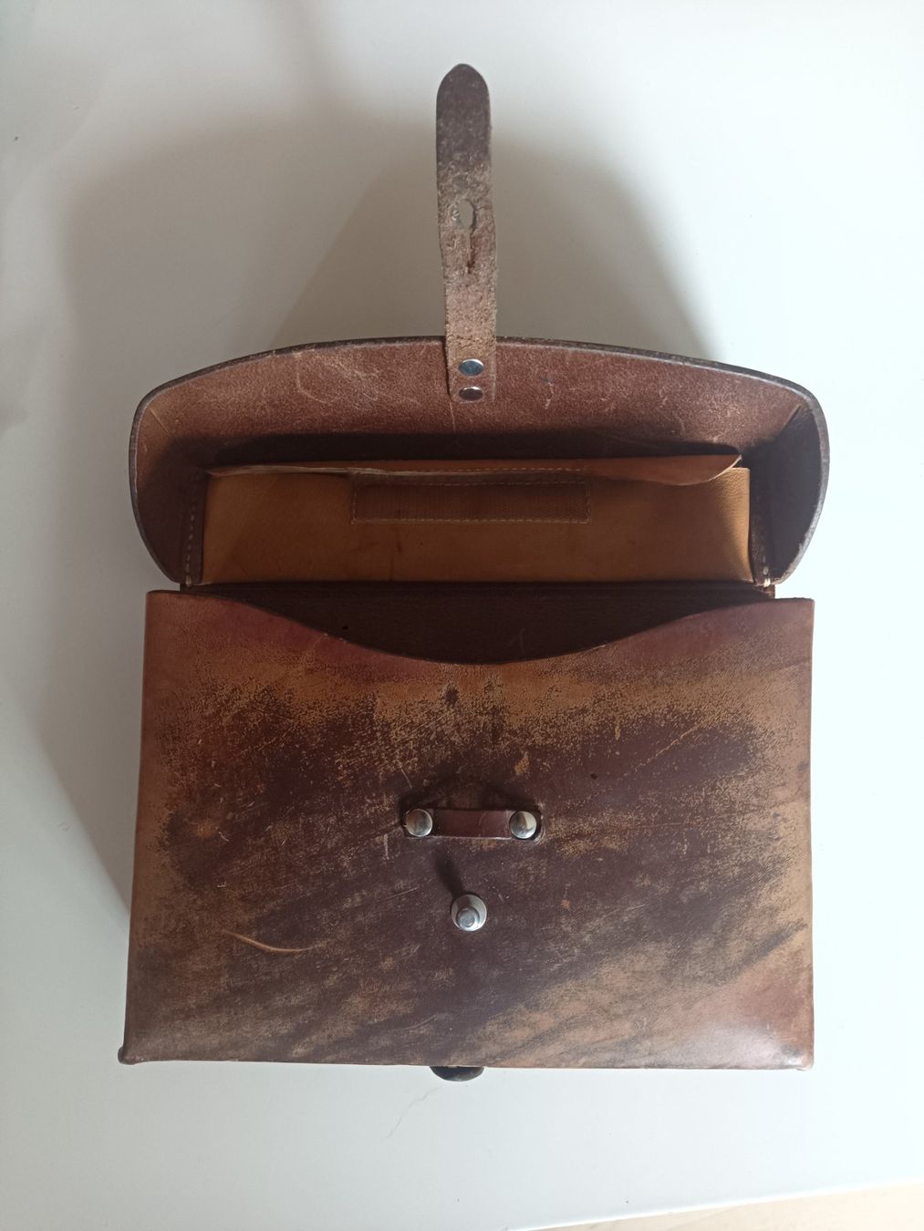 Schweizer Armee Borse: Leder Kartentasche 25 x 27cm – Usato da Mittelhäusern venduto da Steigerer3 2