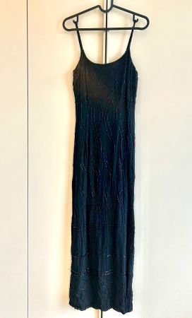 Schönes, langes, schwarzes Kleid mit Perlen - Silvester XS