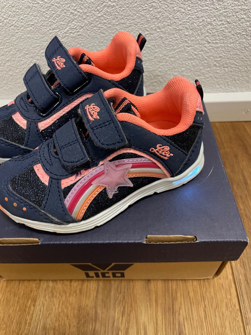 Scarpe per ragazzi: Turnschuh Lico LED Grösse 23 – Nuovo (secondo la descrizione) da Aadorf venduto da Ivory83 2