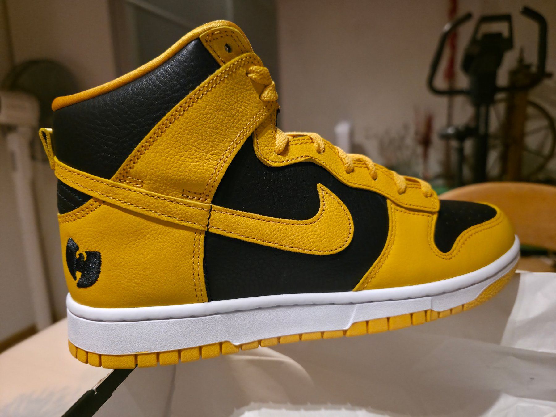 Nike Herrenschuhe: Nike Dunk High Retro Wu-Tang – Neu und originalverpackt aus Aegerten von myoutlet