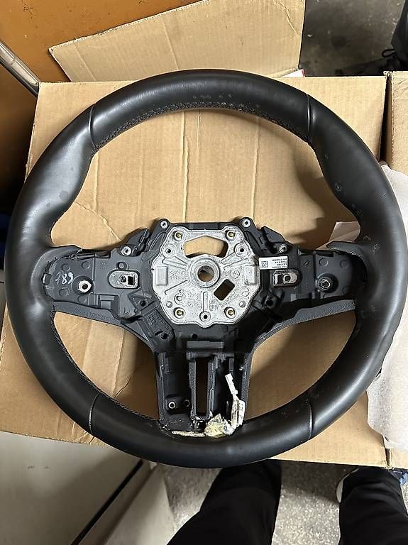 BMW Tutti pezzi di ricambio auto: BMW Lenkrad – Usato da Horgen venduto da llozani84