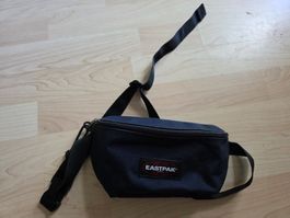 Bauchtasche Eastpak schwarz guter Zustand 23cm x 12cm