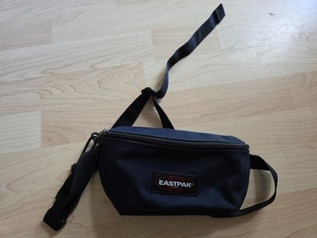 Bauchtasche Eastpak schwarz guter Zustand 23cm x 12cm