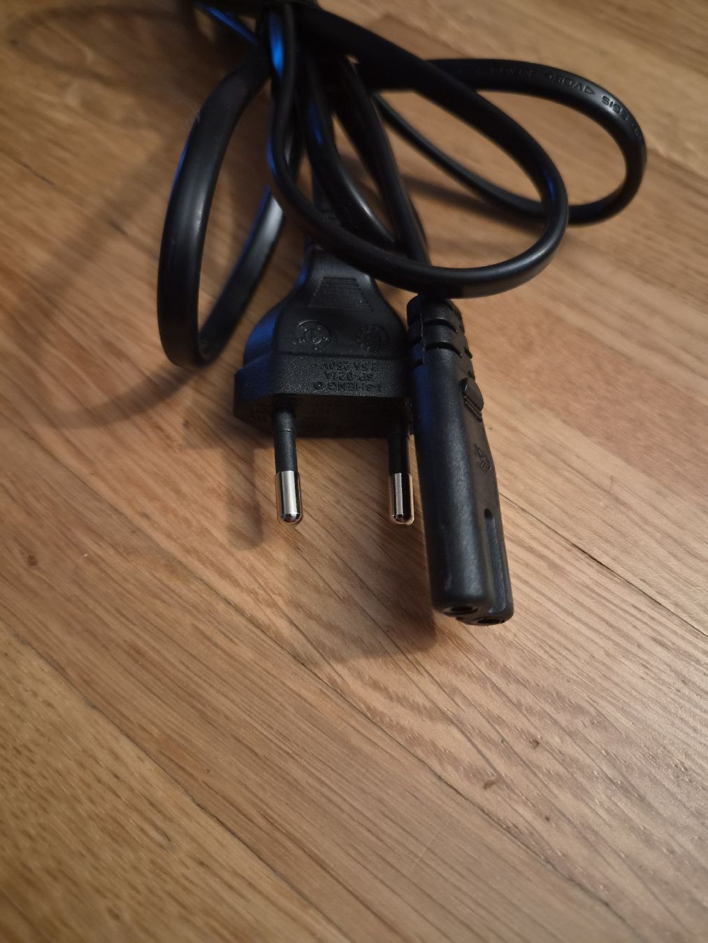 Cavi: Netzkabel Stecker 2 polig – Usato da Zeihen venduto da Buylool 1