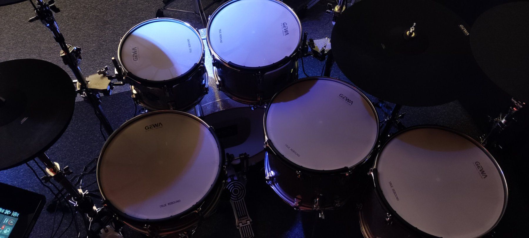 Musikinstrumente: GEWA GEWA G9 PRO SE Silver Sparkle - 6-teilig – Neu (gemäss Beschreibung) aus Bühl BE von x-drums 6