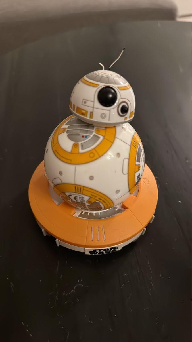 Star Wars Statuette: Star Wars BB-8 Figur guter Zustand – Usato da Ennetbaden venduto da nik_htt9