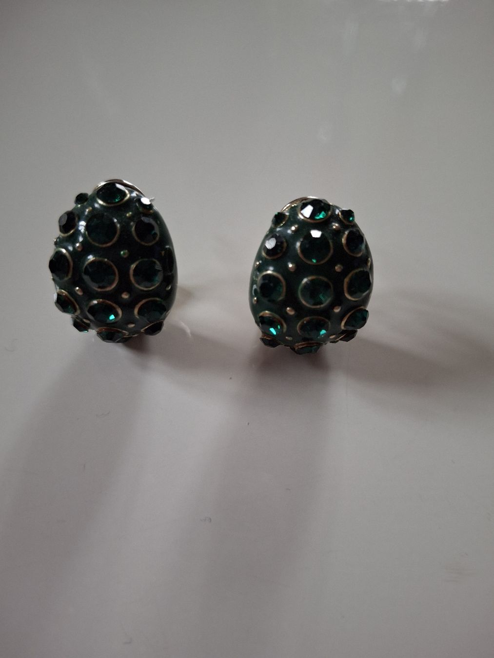 Orecchini pendenti & Orecchini a lobo: Boucles d'oreilles paillettes vertes  – Usato da Lausanne venduto da Cognitia 1