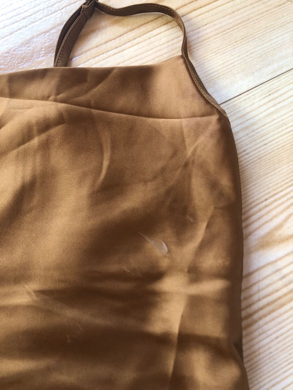 Stradivarius Top: Top en satin – Usato da Bulle venduto da sop_ct6x 3