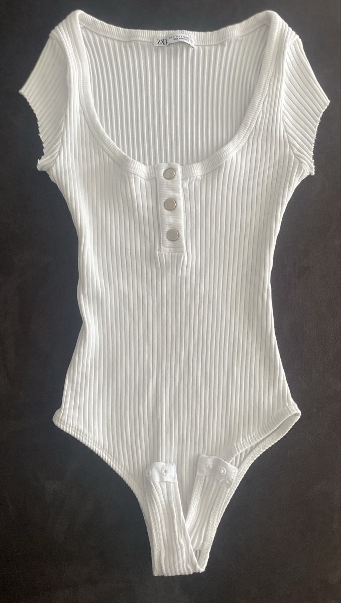 Zara T-shirts: Zara Body, S – D'occasion à Berg SG par Silversurfer