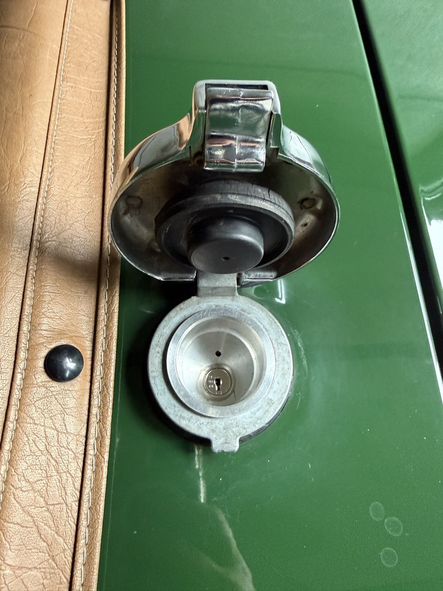 Triumph Altri accessori per camping: TRIUMPH SPITFIRE TANKDECKEL SICHERUNG – Nuovo (secondo la descrizione) da Kilchberg ZH venduto da Dorian7