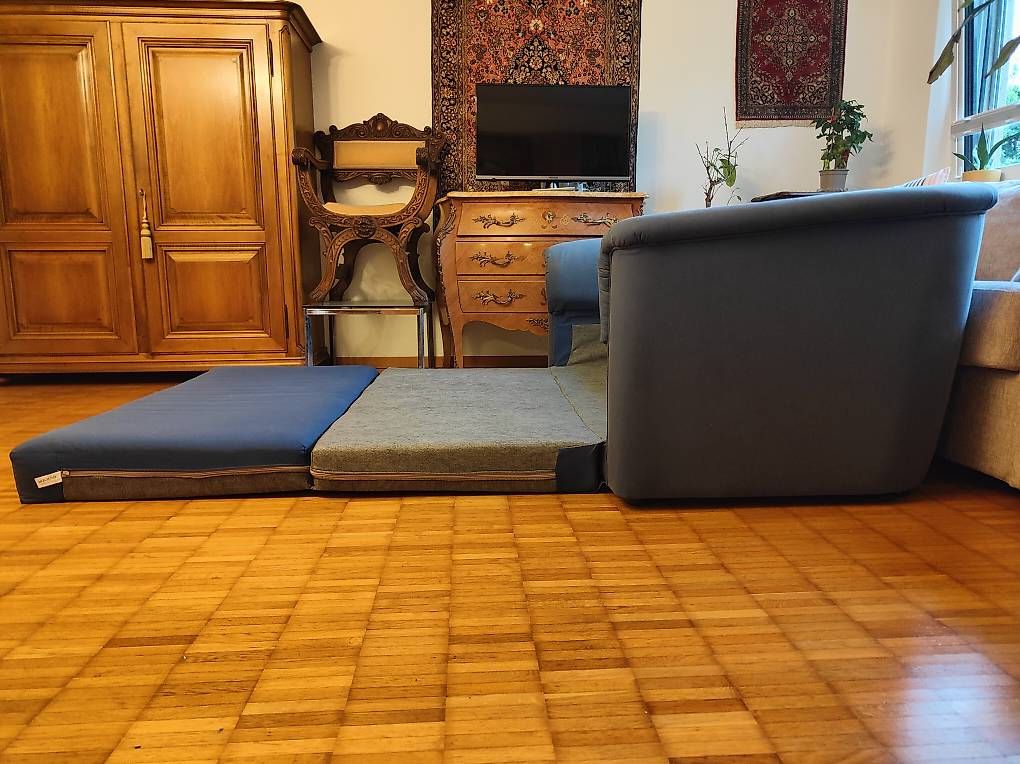Divani: IKEA ASKEBY Schlafsofa 2 Sitzer Blau – Usato da Adligenswil venduto da cri_7fnc 1