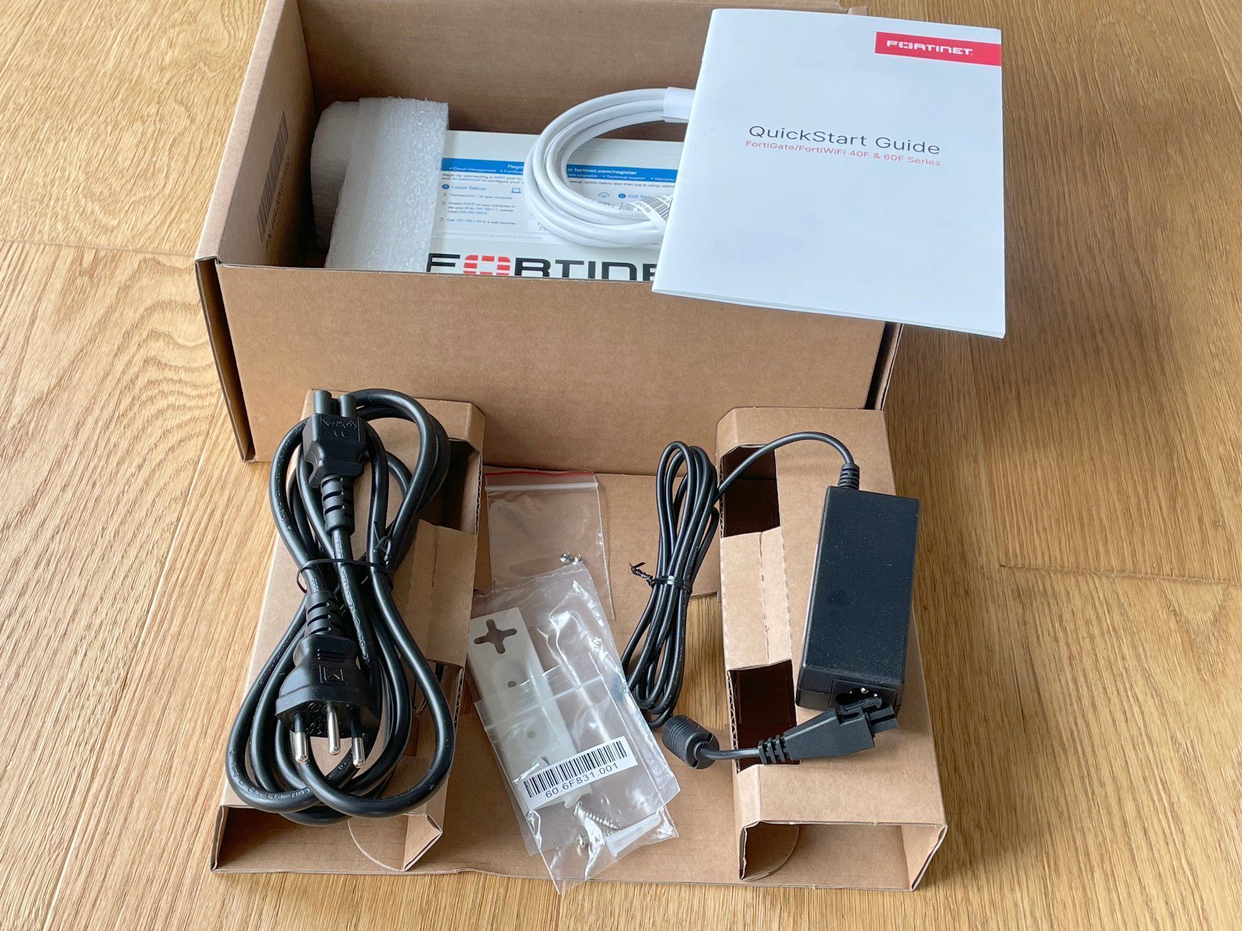 Fortinet Firewall: Firewall Fortinet FortiGate 60F – Gebraucht aus Thalwil von  2