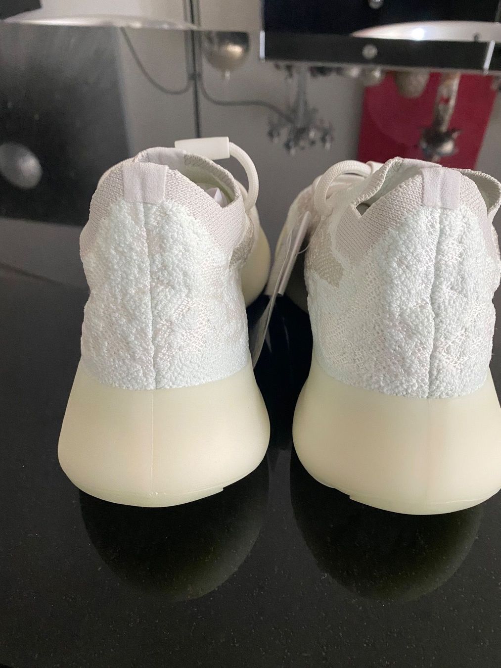 Adidas Scarpe da uomo: Neue Yeezy Boost 380 Calcite Glow 38 – Nuovo e nell'imballaggio originale da Bolligen venduto da chaetzli1133 5