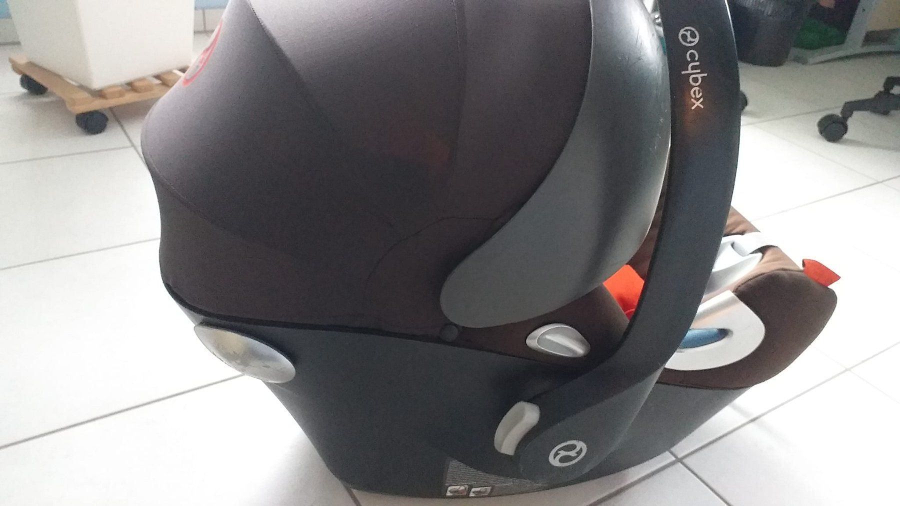 Cybex Seggiolini per auto: Cybex Babyschale – Usato da Reinach AG venduto da jennyfergel 6