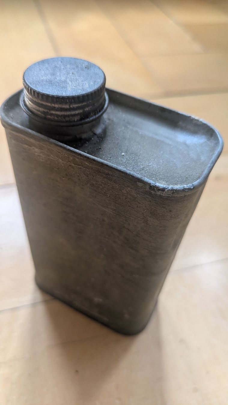 Alle Dekorationen: alte Ölkanne aus Metall – Gebraucht aus St.Gallen von Stuempeli 1