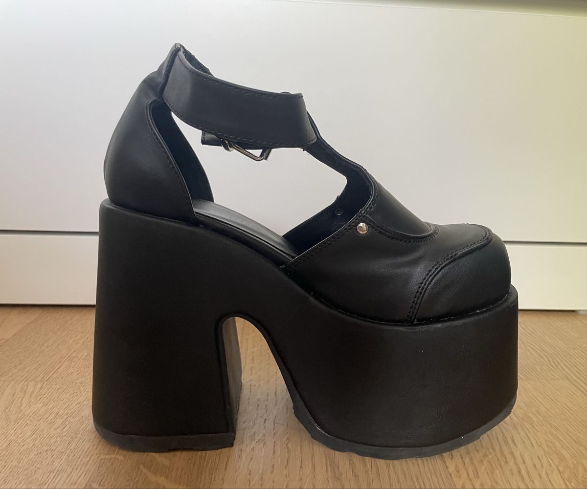 Scarpe da donna: platformes Demonia Camel-103 – Usato da Confignon venduto da m_w3 1