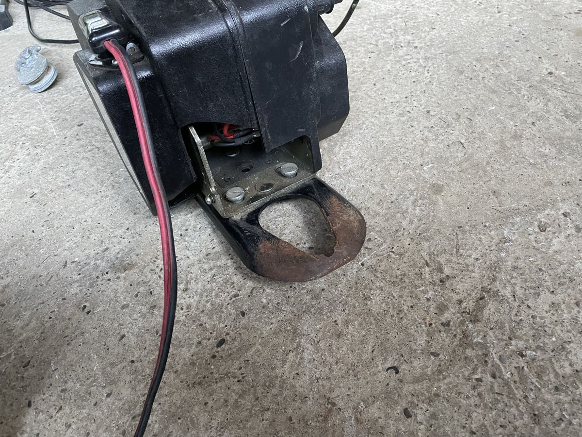 Tutti gli attrezzi: Seilzugwinde 12v Gebraucht! – Usato da Gipf- Oberfrick venduto da T30Zimm 5