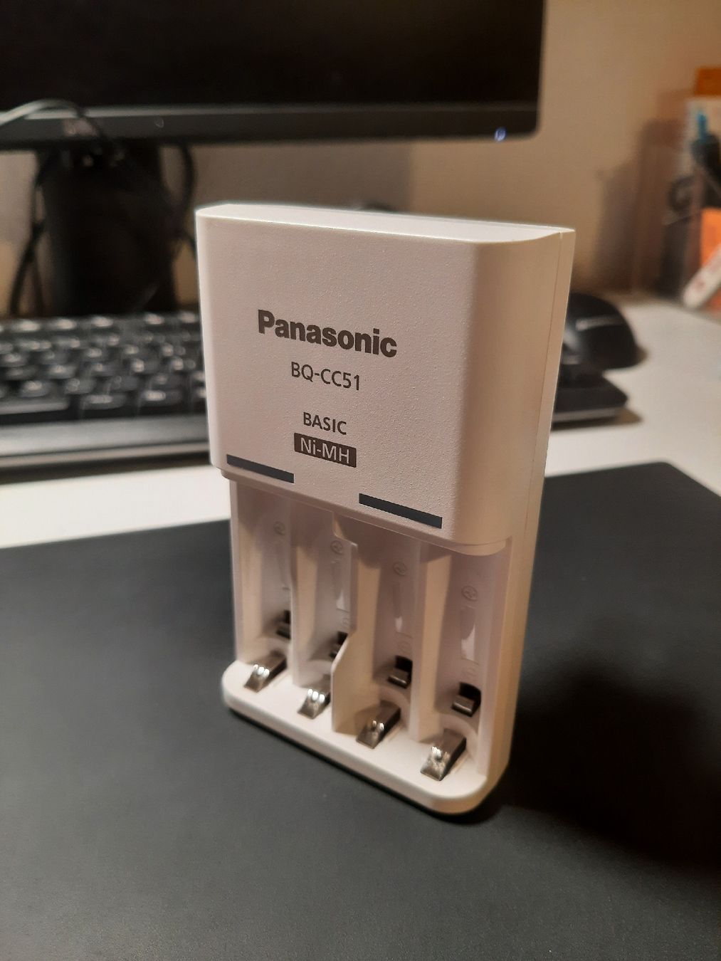 Panasonic Caricatori & Batterie: Battery charger Panasonic BQ-CC51 – Nuovo (secondo la descrizione) da Fribourg venduto da jo8_7y8z