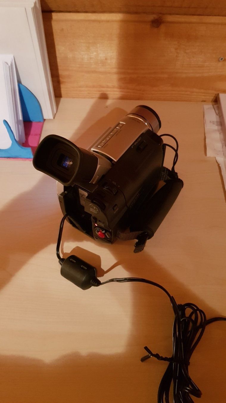 JVC Videocamere: JVC Digital Camera GR-DVL309 eg – Usato da grenchen venduto da Gdesire 2