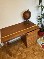 Bureau ancien , bois massif 
