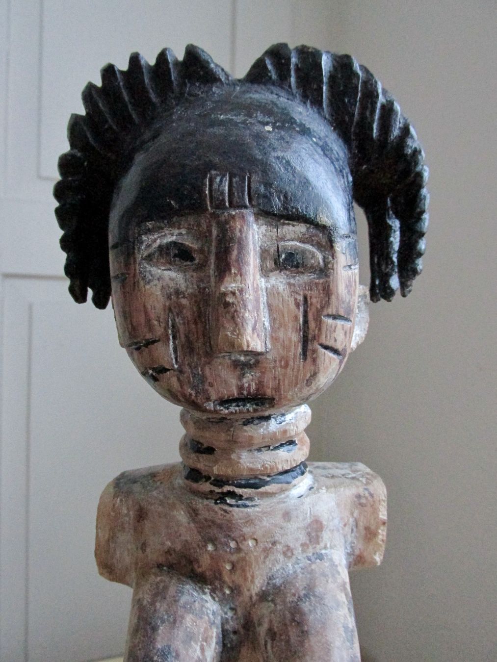 Sculture & Statue: Frauenfigur aus Holz auf Plexiglaspodest / Afrika – Usato da Winterthur venduto da mat_q5d5 1