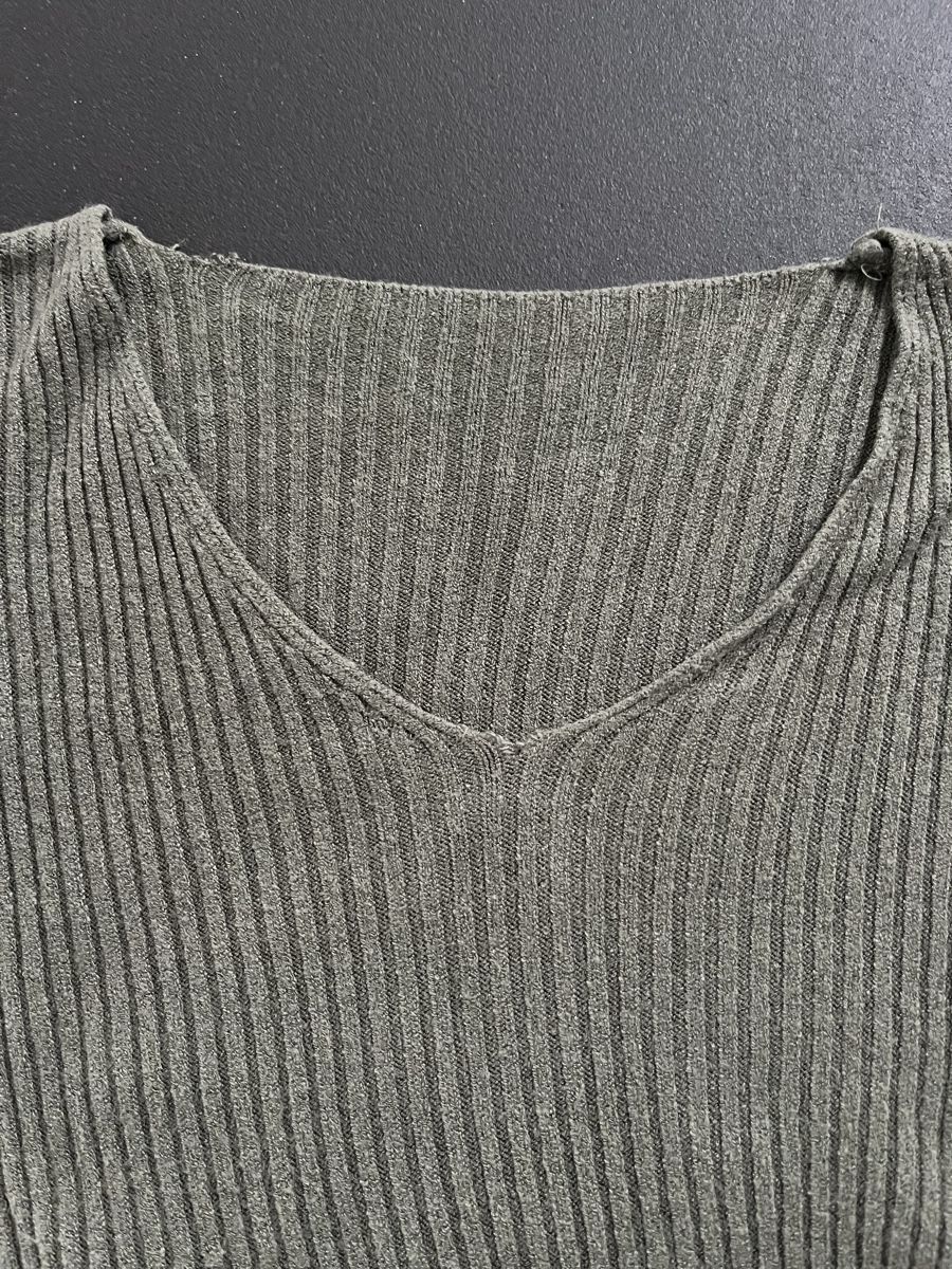 Only Maglioni & Felpe: Strickpullover militärgrün, Gr. XS – Usato da Fraubrunnen venduto da Vpeck 2