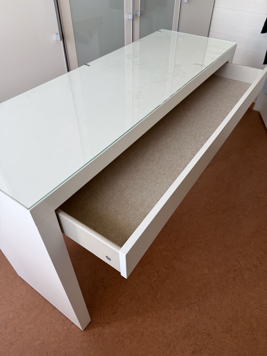 Ikea Coiffeuses: Schminktisch weiss MALM – D'occasion à Steffisburg par fcwals 1