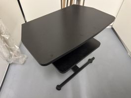 Schwarzer Beistelltisch/Rollhocker, Top Zustand