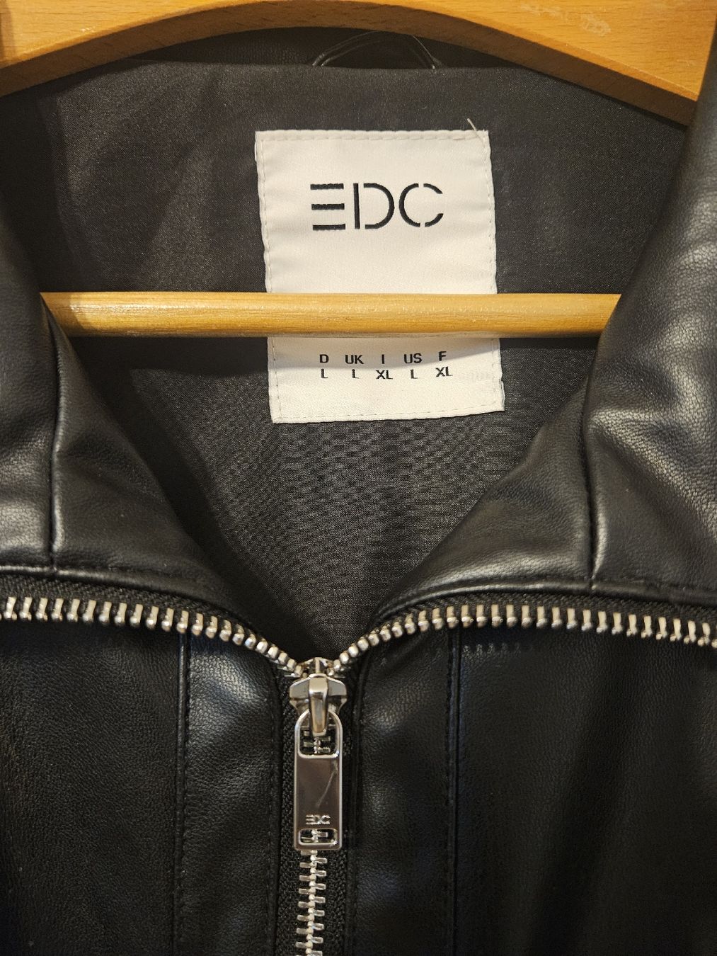 Esprit Giacche: [Neu] Esprit Kunstlederjacke – Nuovo (secondo la descrizione) da Dietlikon venduto da kon_2d9n 3