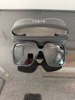 Sonnenbrille Vogue schwarz mit Etui guter Zustand