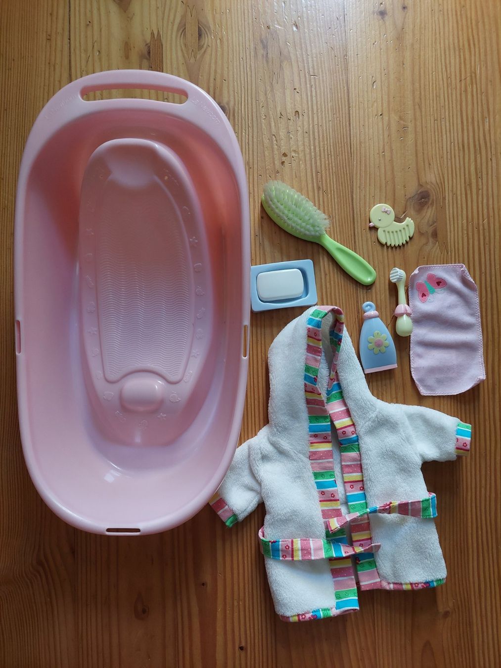 Puppen: Puppen-Badewanne mit Zubehör – Gebraucht aus Lenzburg von ver_q8t5
