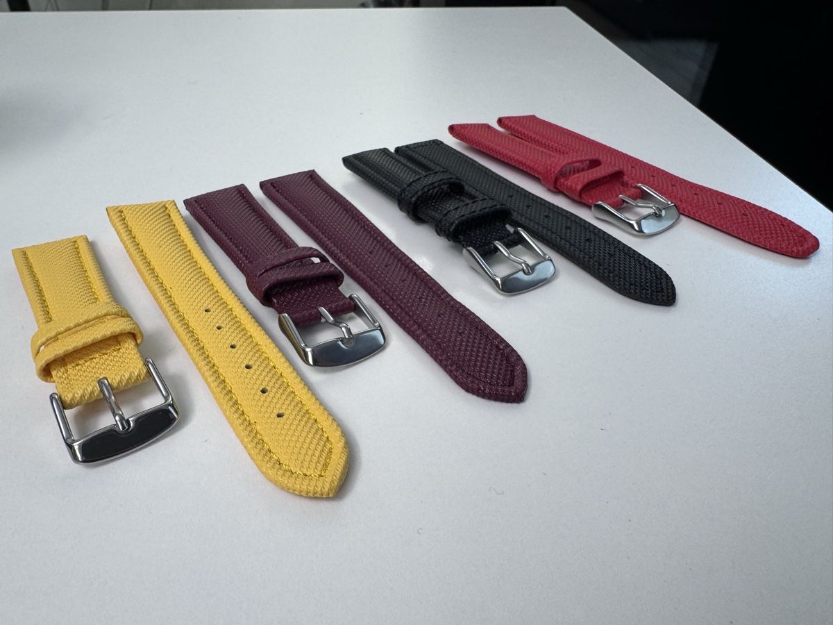 Bracciali & Braccialetti: PU leather  Watch Straps 20mm - Assorted Colors – Nuovo e nell'imballaggio originale da Zürich venduto da 613_g8jy 1