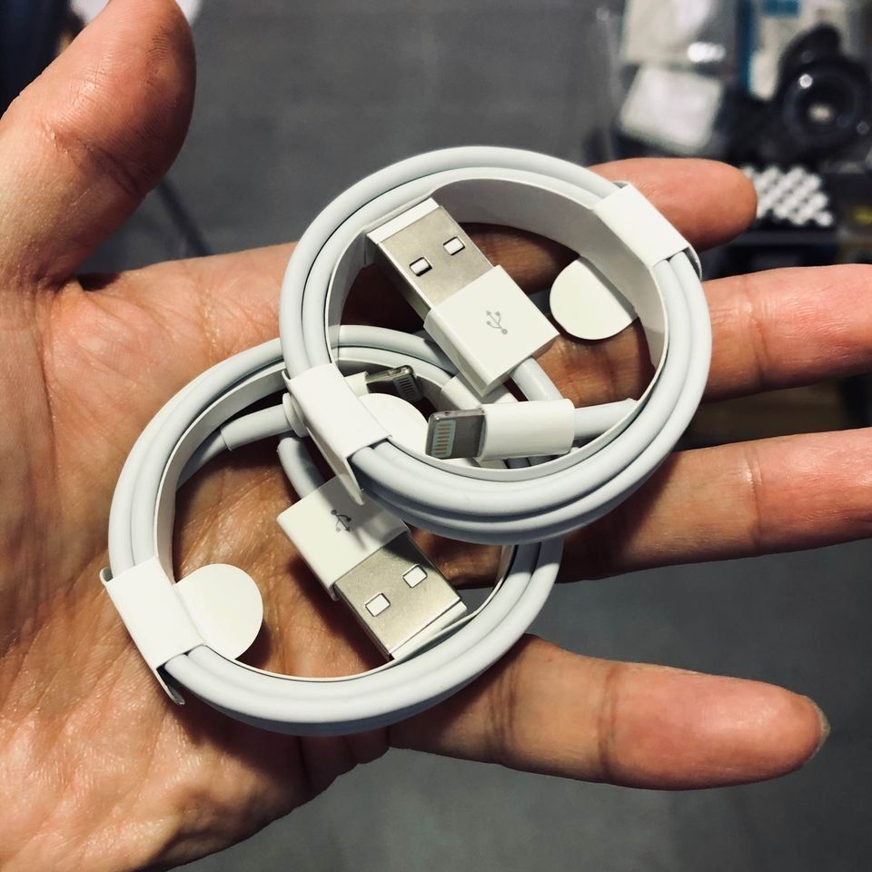 Caricabatterie: Lot de 2 cables lightning iphone foxconn – Nuovo e nell'imballaggio originale da Morges venduto da DigiAC 2
