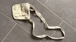Brust-Tasche zum reisen (beige)